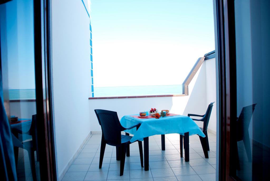 In Riva Al Mare B&B Capo d'Orlando Exterior photo